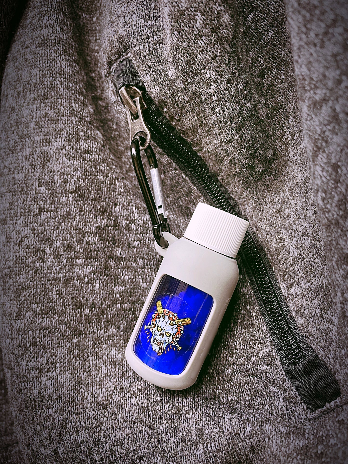 Mini Bottle, with silicone holder and carabiner